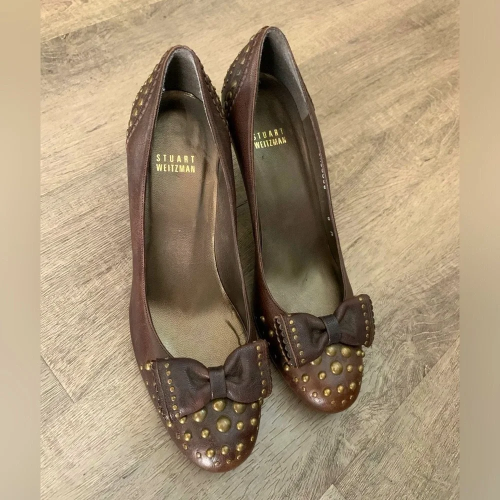 Stuart Weirzman Vintage Y2K Office siren Brown Leather Studded Bow Heels…